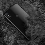 Motorola P30 oficiálně představena. Design si bere od Applu a barvu od Huawei